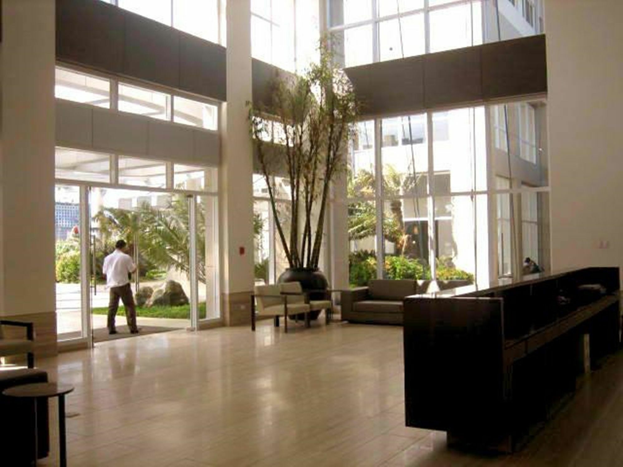 Go-Stay @ South Of Market Taguig Exterior photo